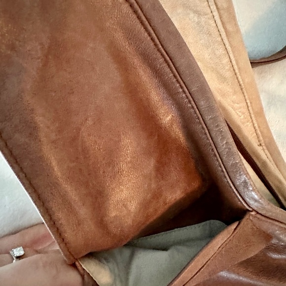 Sash Bag - Reversible Cream/Honey Cognac Leather - Picture 6 of 11